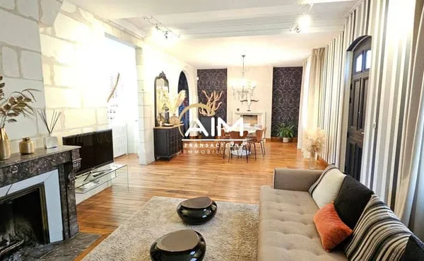 Maison 8 pièces 261 m²