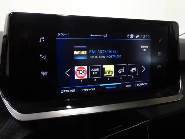 Peugeot 2008 1.2 puretech 130ch s&amp;s active business eat8 7cv — photo 15