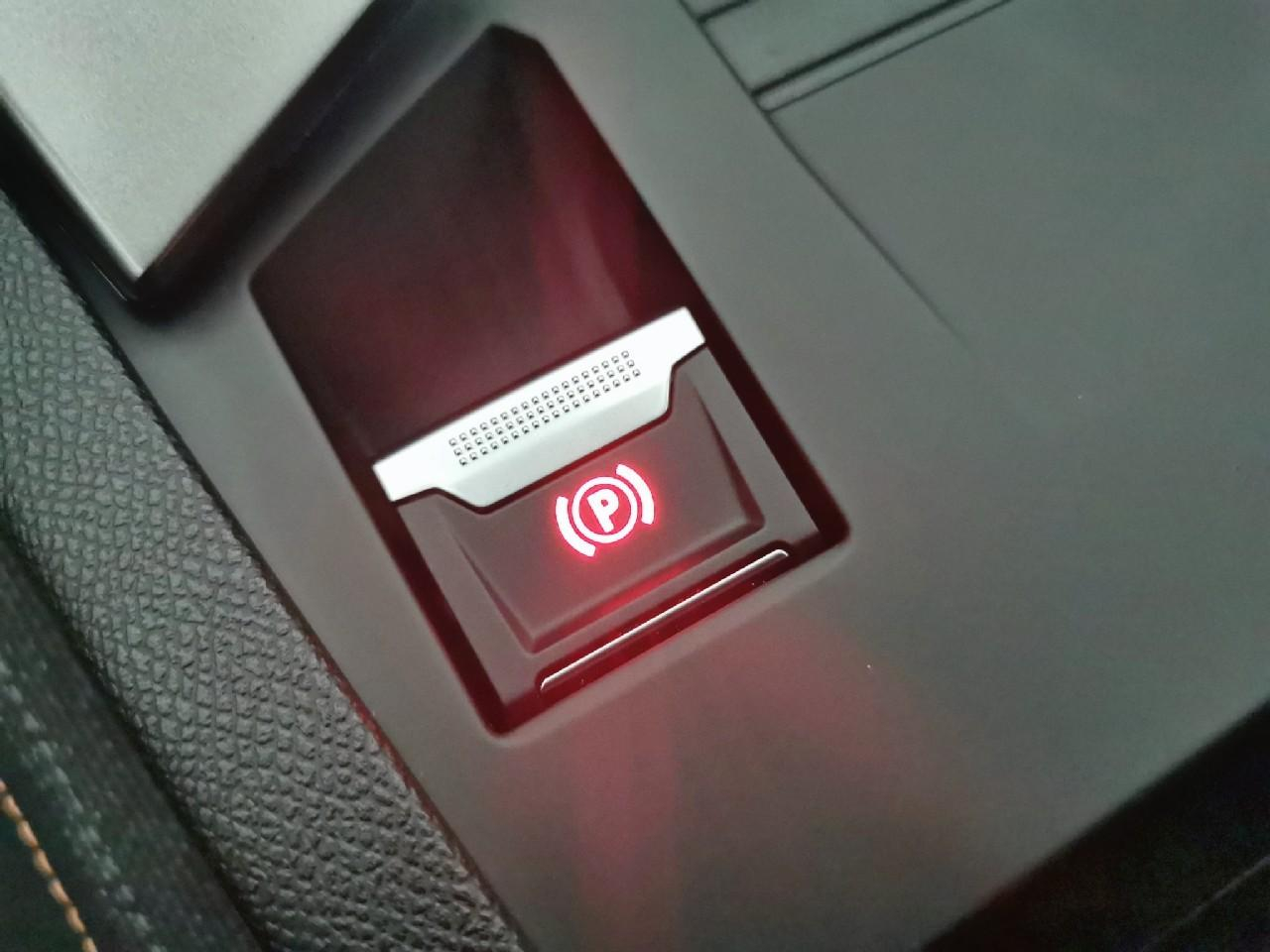 Peugeot 308 sw hybrid 145 e-dcs6 style — photo 20
