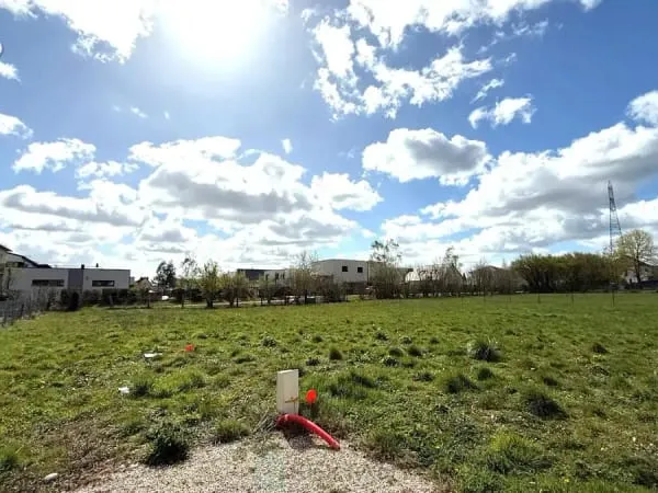 Beau terrain 666m2 viabilisé