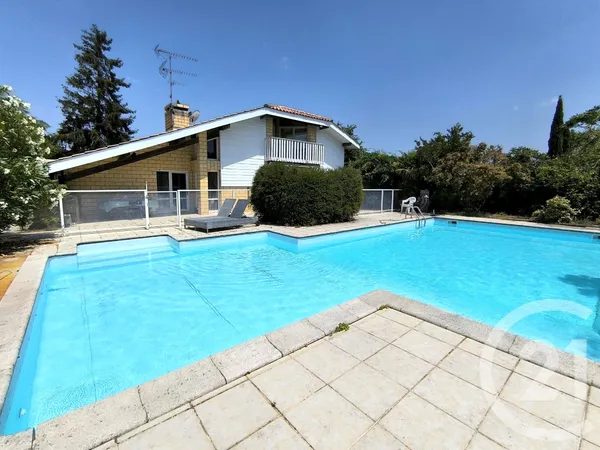 Maison 5 pièces 227 m²