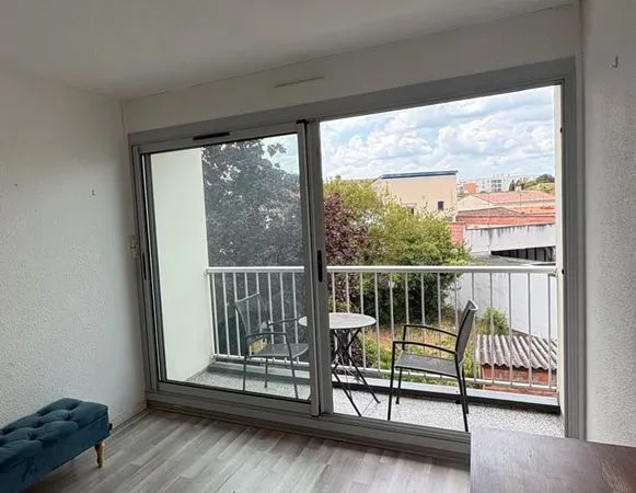 Idéal investisseur ou premier achat - Studio lumineux avec balcon à Bordeaux