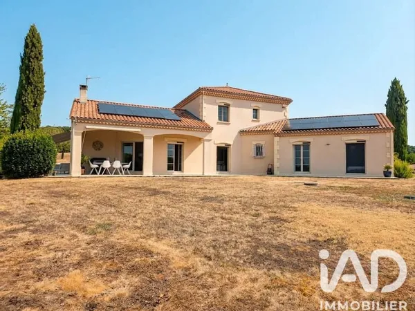 Maison 6 pièces 205 m²