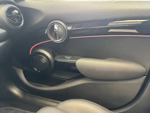 Mini Mini hatch 5 portes cooper 136 ch dkg7 — photo 93