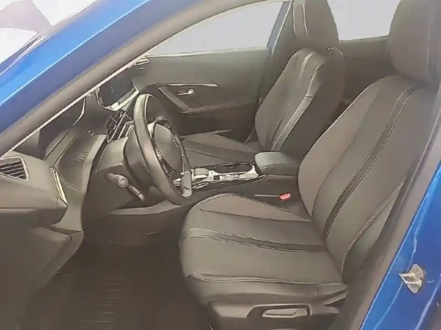 Peugeot 2008 electrique 136 ch — photo 11