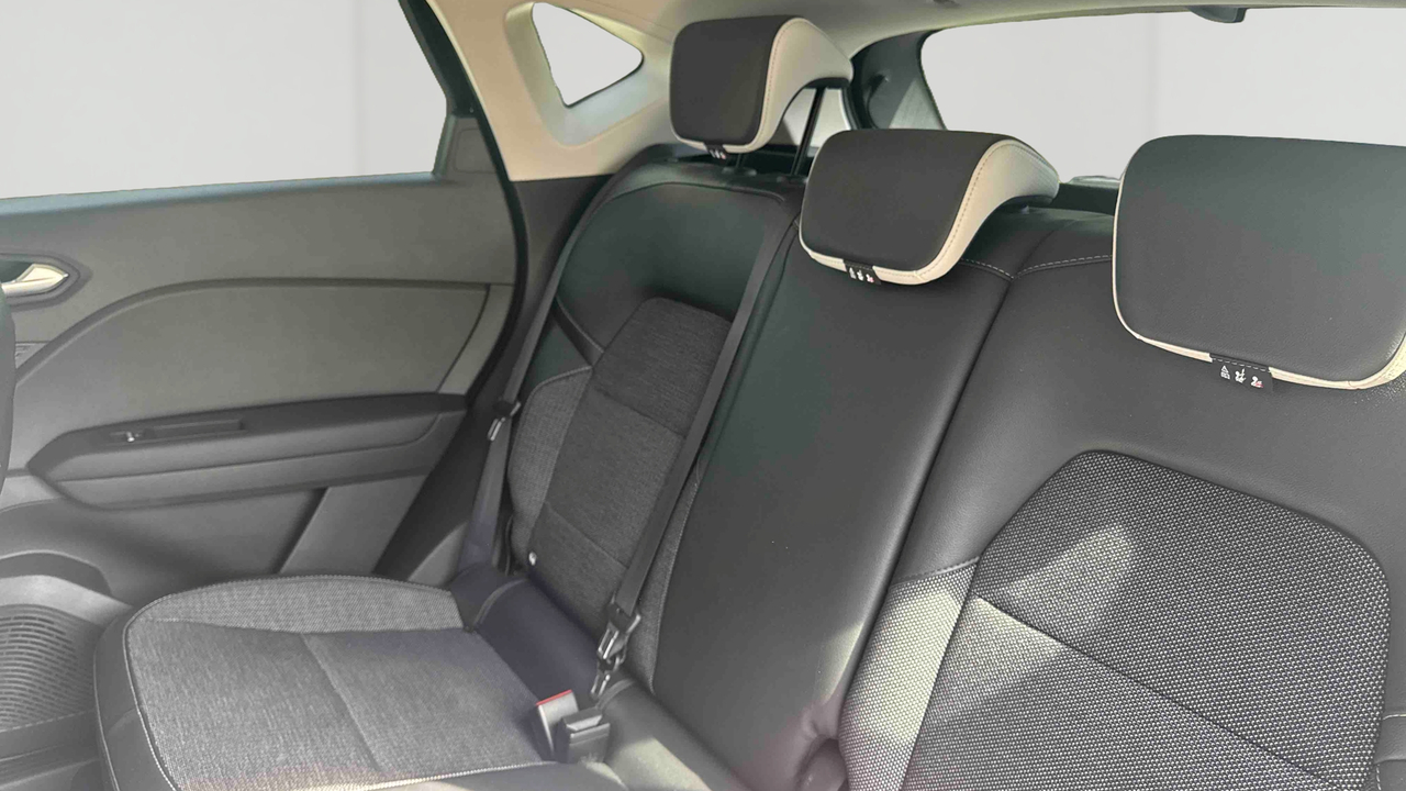 Renault Captur TCe 90 — photo 12