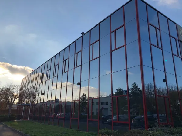 Local d'activité 1002 m²