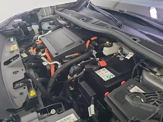 Peugeot 2008 electrique 136 ch — photo 103