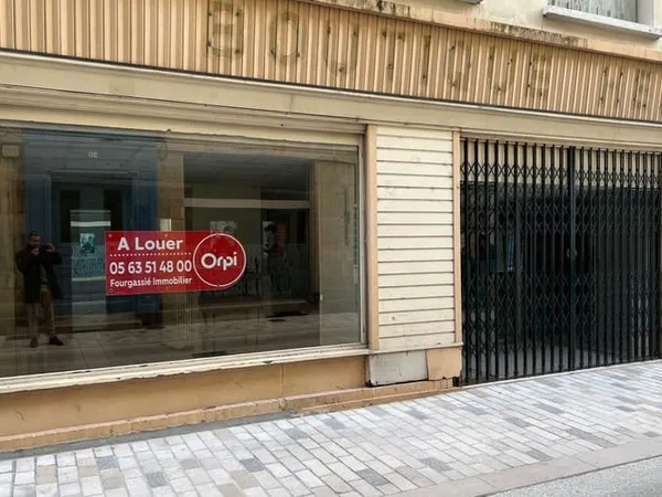 Local commercial 1 pièce 112 m²