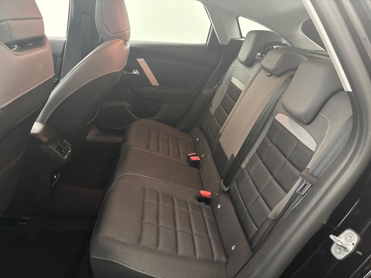 Citroën C4 hybride 136 e-dcs6 plus — photo 13