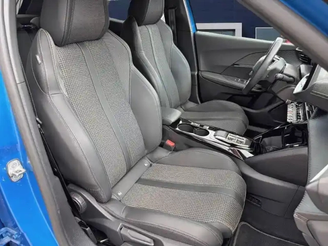 Peugeot 2008 electrique 136 ch — photo 19