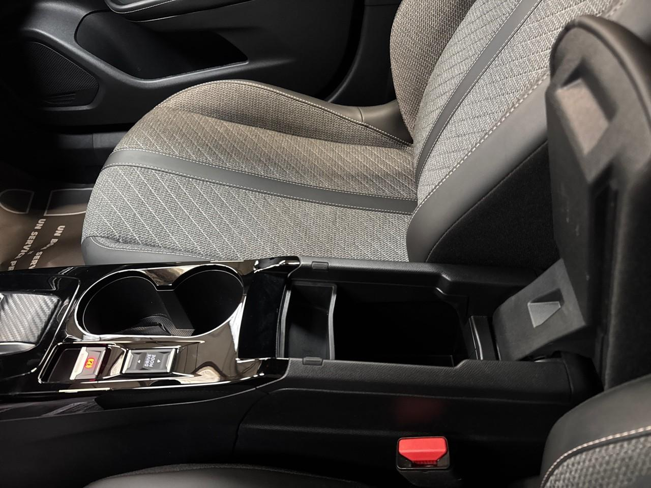 Peugeot 2008 1.2 puretech 130ch s&s allure eat8 — photo 20