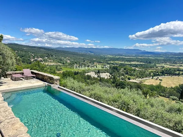 Demeure de prestige à Gordes avec vue dominante