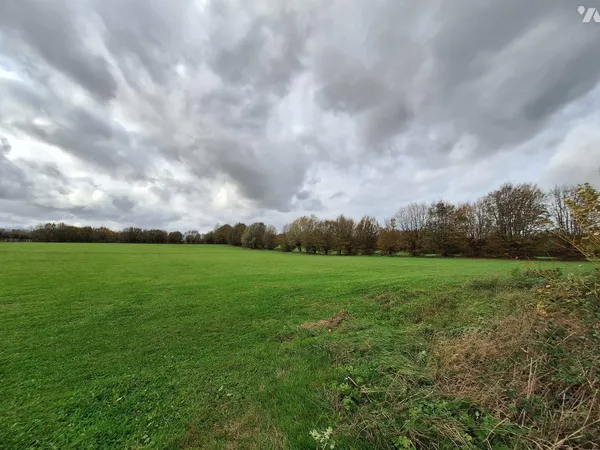 Terrain 6100 m²