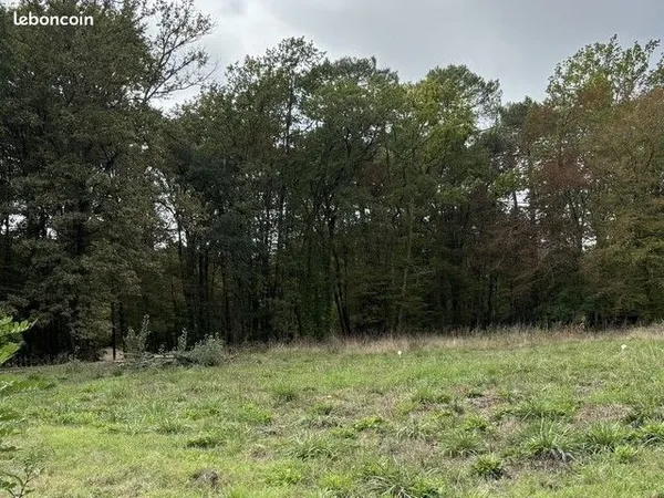 Terrain 2 800 m² Bonnetan