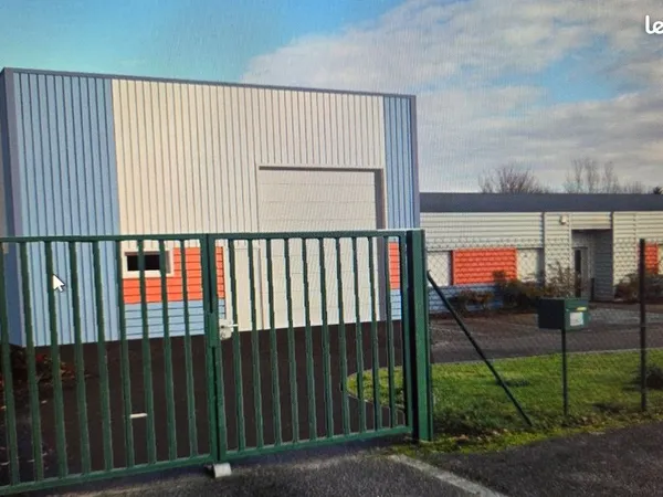Location 395 m² atelier bureaux