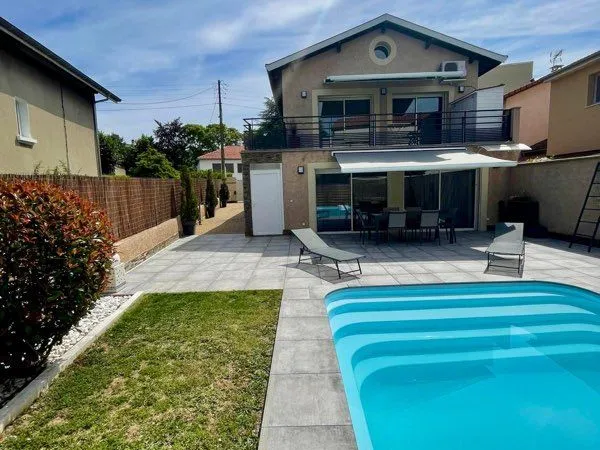 Maison 8 pièces 159 m²