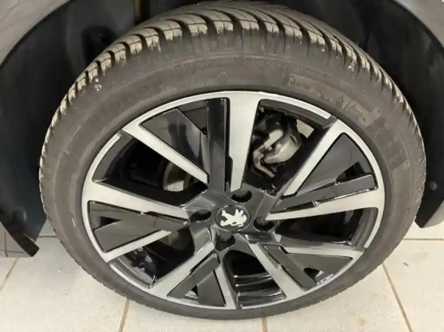 Peugeot 208 1.2 puretech 100ch s&amp;s gt eat8 — photo 5