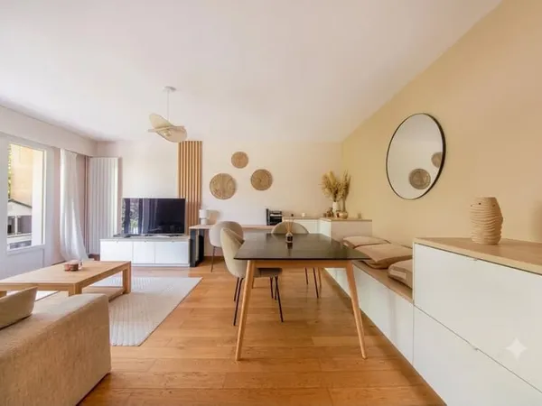 - QUARTIER SAINT JEROME - 3P DE 70M² REFAIT A NEUF AVEC JARDIN ET PARKING