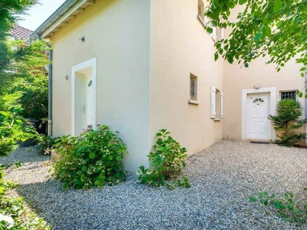 Maison 5 pièces 217 m²