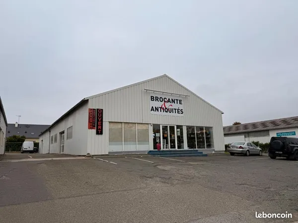 Local commercial 630 m²