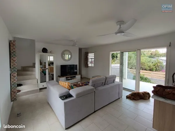 Villa T2/3 neuve en Duplex de 84 m² bâtie en 2025 sur un terrain 342 m² - Vue mer - Ravine des Cabri