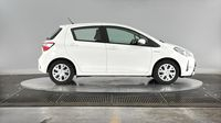 Toyota Yaris 100h France 5p — photo 4