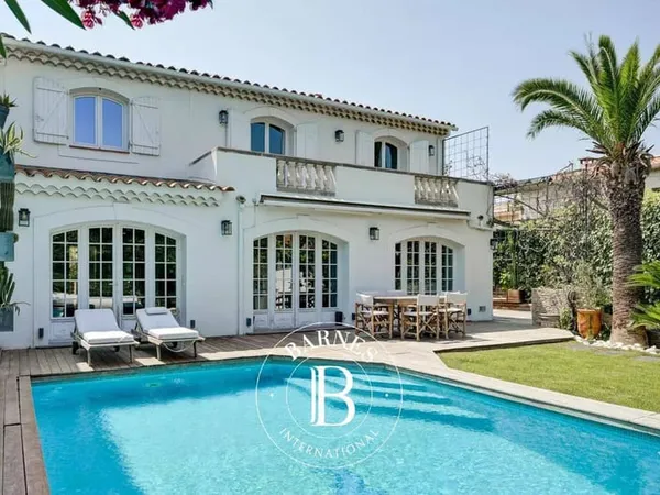 Maison 8 pièces 314 m²