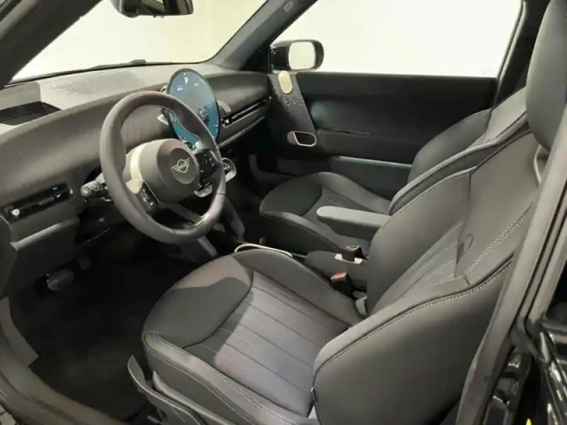 Mini Cooper 3 portes e 184ch favoured — photo 8