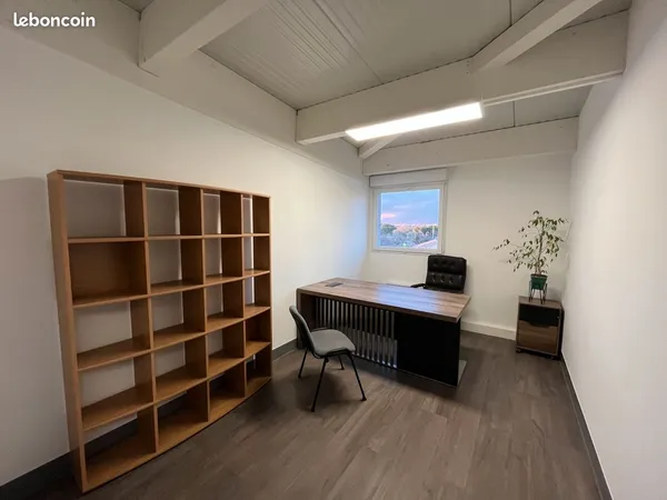 BUREAU NEUF à LOUER