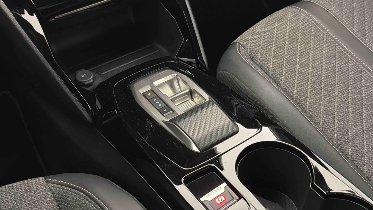 Peugeot 2008 PureTech 130 S&amp;S EAT8 — photo 22