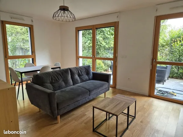 Appartement meublé 3 pièces 62 m2 RDC avec jardin et parking