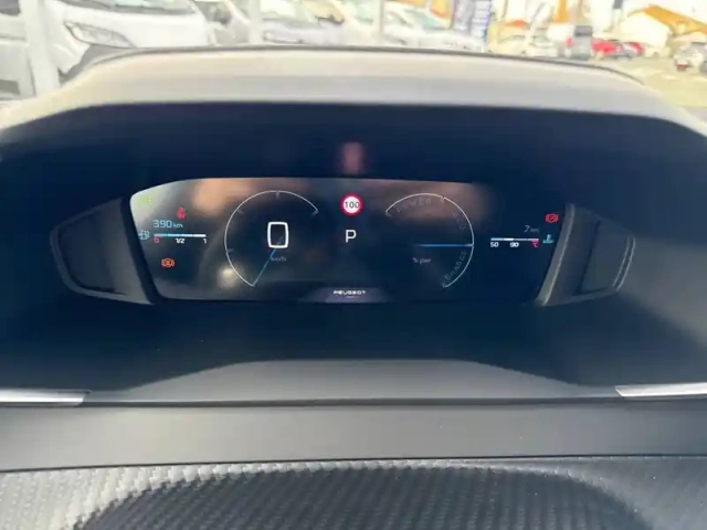 Peugeot 2008 hybrid 145 e-dcs6 — photo 30