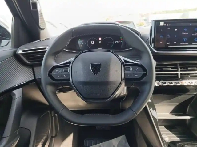 Peugeot 2008 hybrid 145 e-dcs6 — photo 9