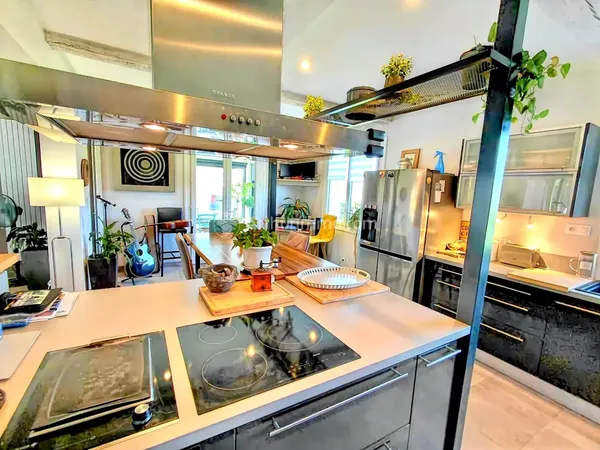 Magnifique propriété  de 200 m² à Soual, 4 chambres avec piscine