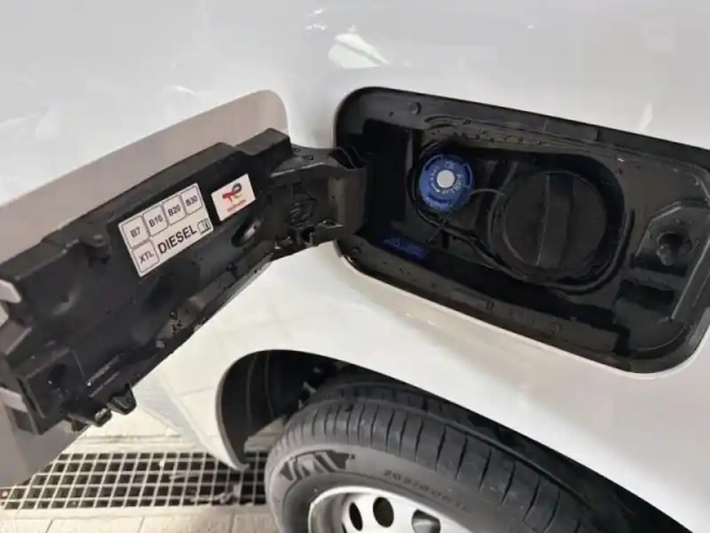 Citroën Berlingo van m charge utile majorée diesel 130ch pack premium connect — photo 9
