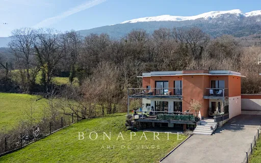 Maison 10 pièces 375 m²