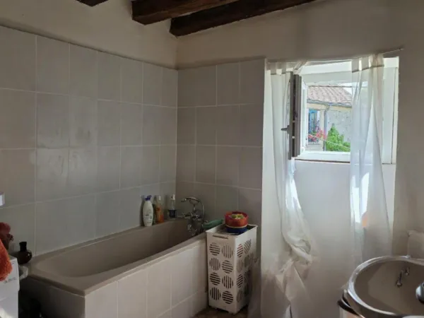 VERDELOT - Quartier de la COUARDE - Maison de 4 pièces avec jardin et terrain fruitier