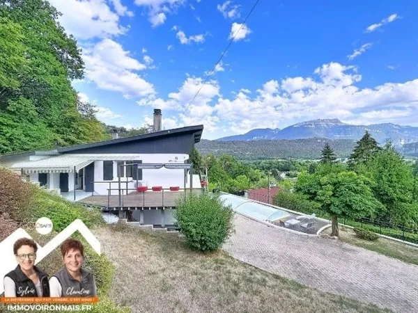 Hauteurs de Saint-Étienne-de-Crossey, maison avec piscine et appartement indépendant