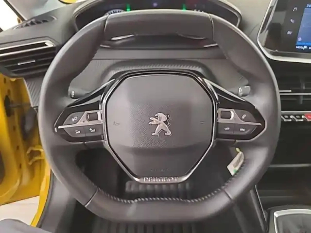 Peugeot 208 puretech 75 s&amp;s bvm5 — photo 9