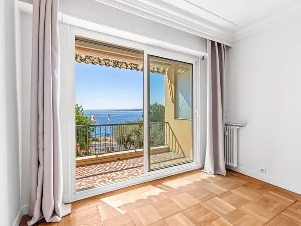 NICE RUE DES PONCHETTES VUE MER EXCEPTIONNELLE