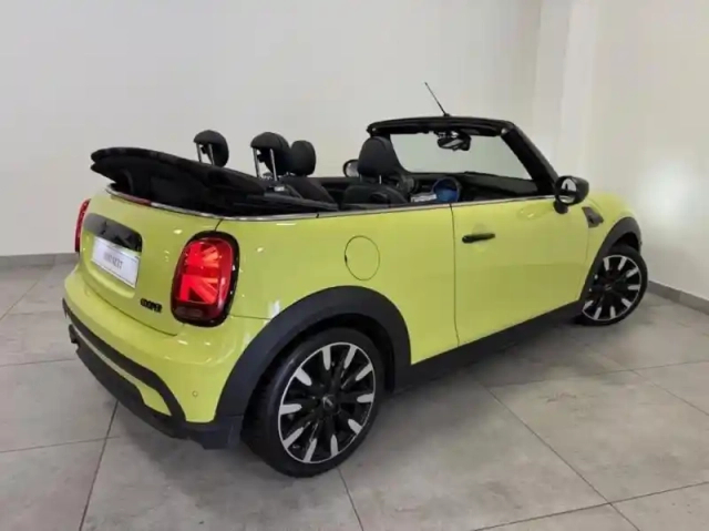 Mini Mini cabrio cooper 136ch sidewalk bva7 — photo 2