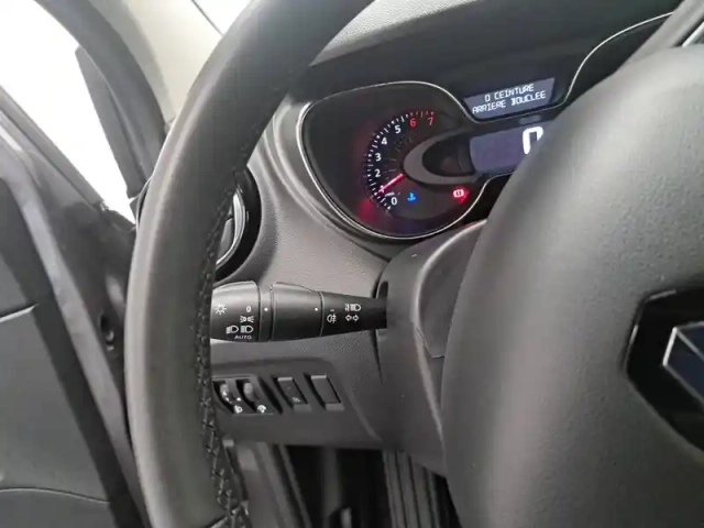 Renault Captur tce 90 - 19 — photo 28