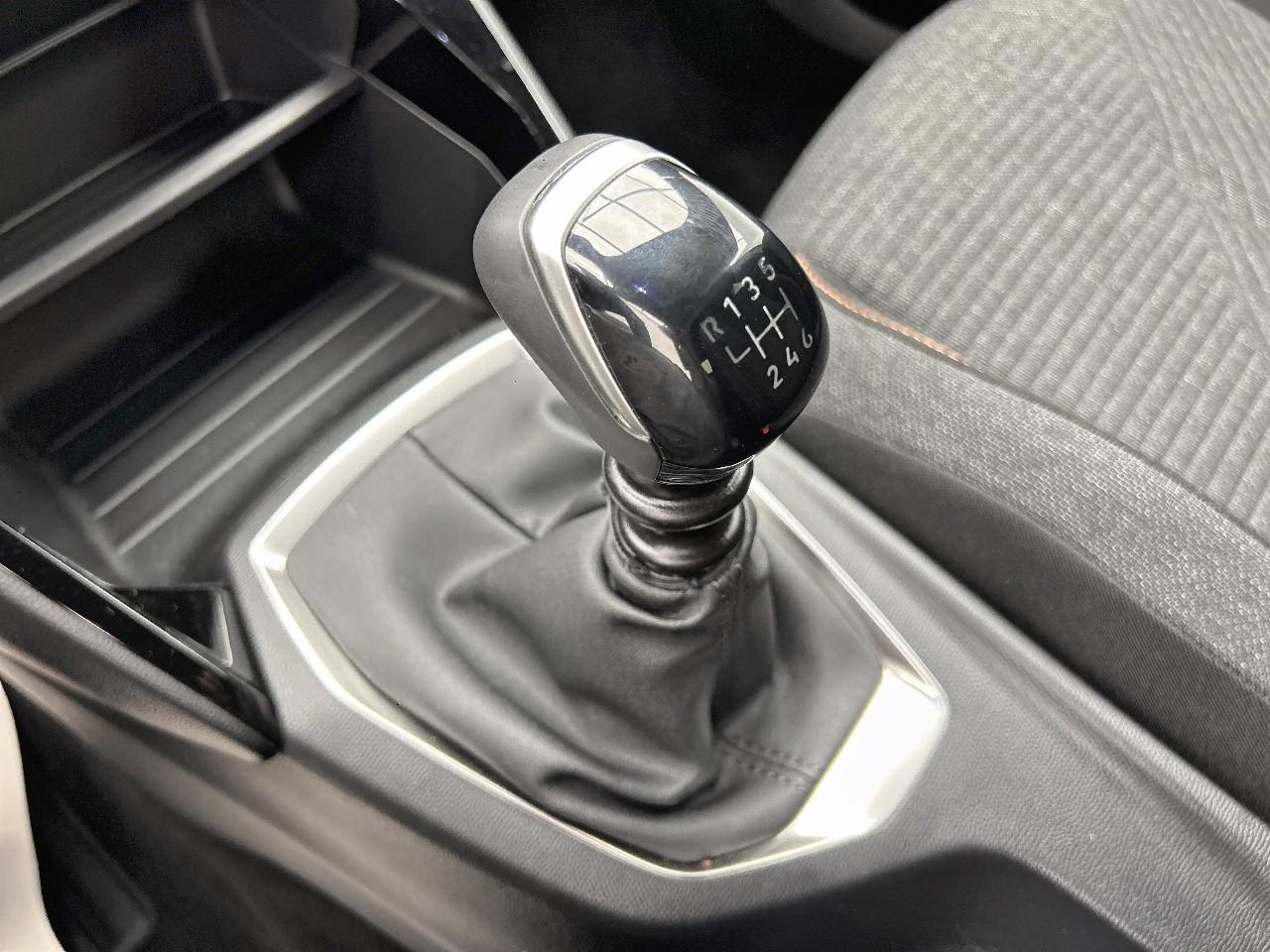 Peugeot 2008 100 s&s bvm6 style — photo 17