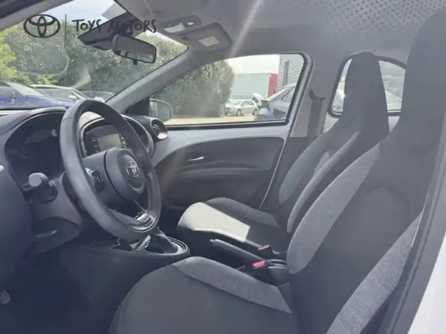 Toyota Aygo 1.0 vvt-i 72 dynamic — photo 17