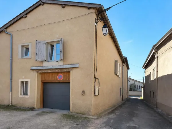 Appartement rénové de 125 m² à Saint-Symphorien