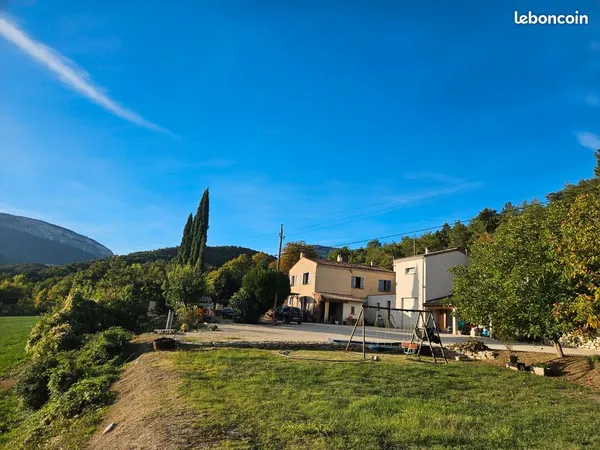 Ensemble immobilier rare - Cadre campagne, proche commodités - Crest
