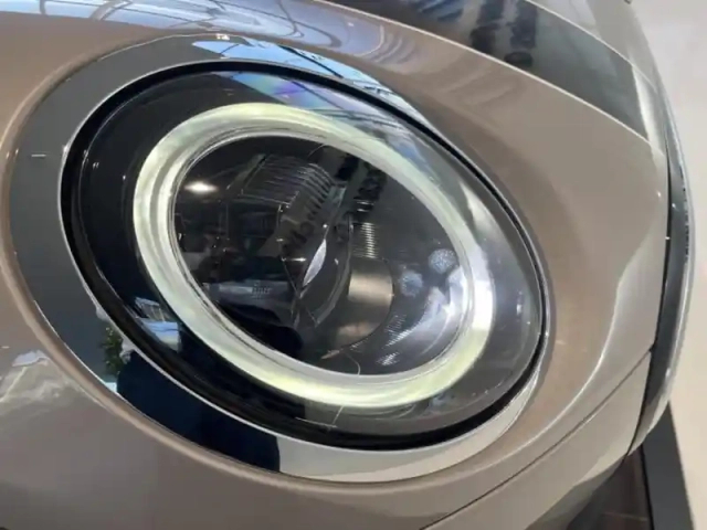 Mini Mini 5 portes cooper 136ch edition premium plus bva7 — photo 9
