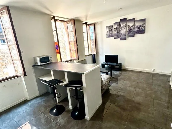 Studio appartement meublé neuf 25m2 hyper centre ville albi + internet laverie