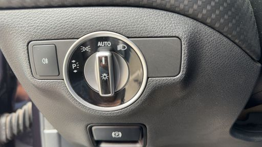 Mercedes Classe A 2.0 220 184 4Matic 7G-DCT - Inspiration – 2016 – 163477 km – Essence – Boîte Automatique — photo 37